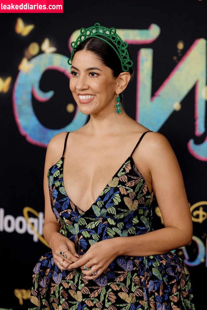 Stephanie Beatriz (Rosa Diaz, bellasramos, iamstephbeatz, stephaniebeatriz) photo 85