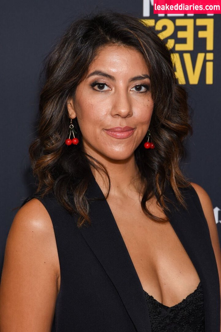 Stephanie Beatriz (Rosa Diaz, bellasramos, iamstephbeatz, stephaniebeatriz) photo 89