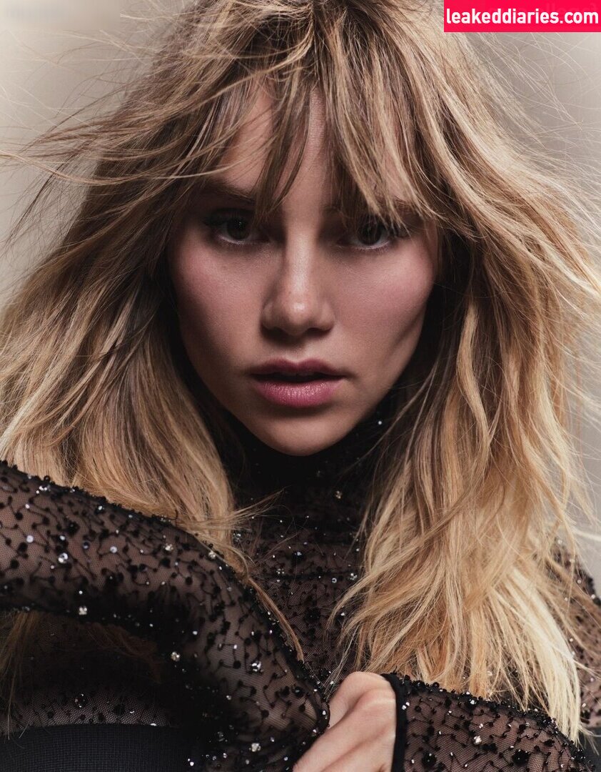 Suki Waterhouse (sukiwaterhouse) photo 110