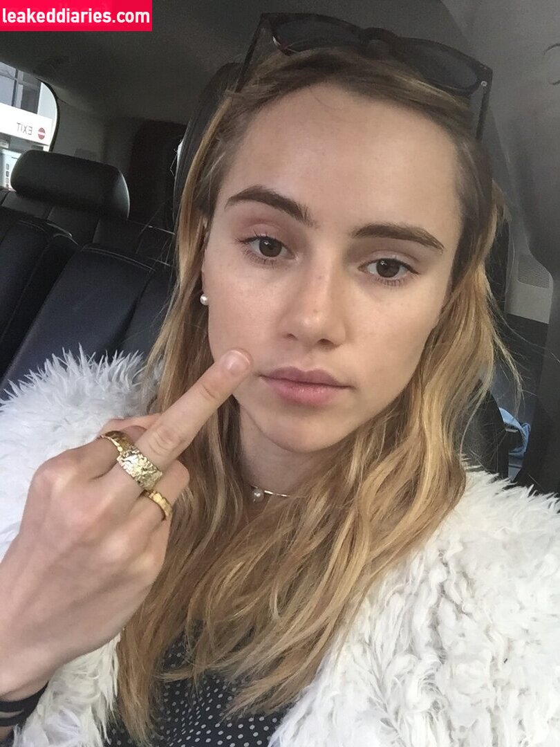 Suki Waterhouse (sukiwaterhouse) photo 247