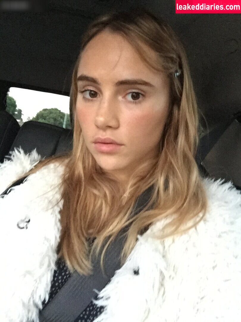 Suki Waterhouse (sukiwaterhouse) photo 255