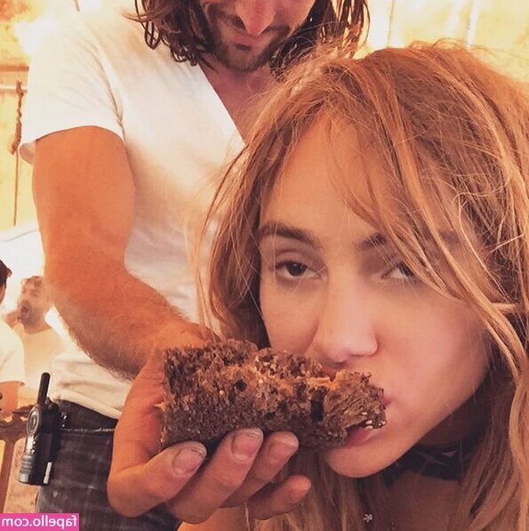 Suki Waterhouse (sukiwaterhouse) photo 367