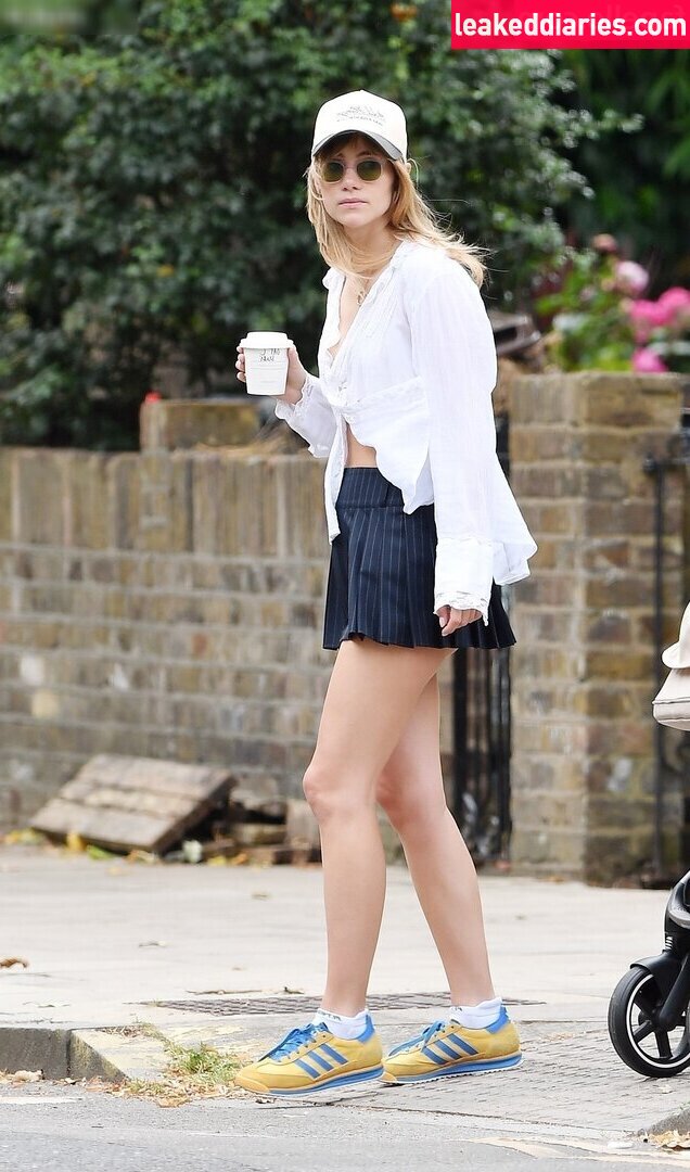 Suki Waterhouse (sukiwaterhouse) photo 76