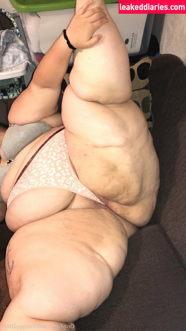 thiccyyy2thicc (thicccatthicc, thiccyyy2thicc) photo 2