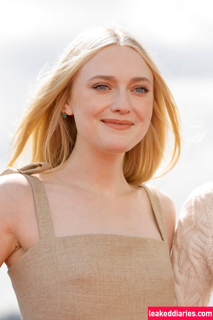 Dakota Fanning (dakotafanning) photo 208