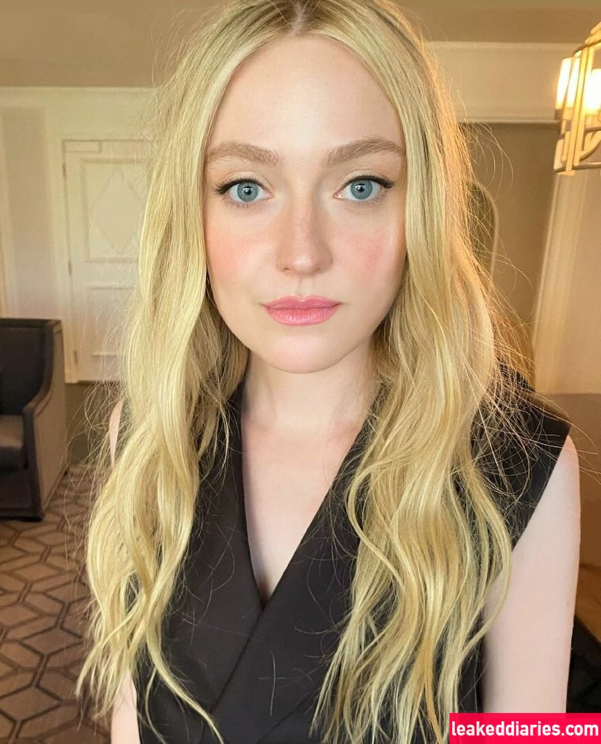 Dakota Fanning (dakotafanning) photo 216