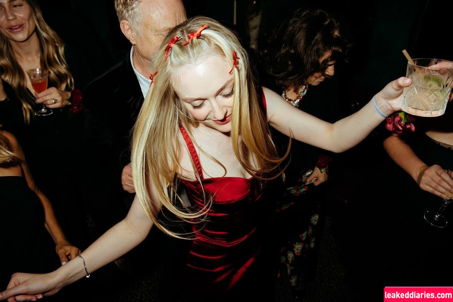 Dakota Fanning (dakotafanning) photo 225