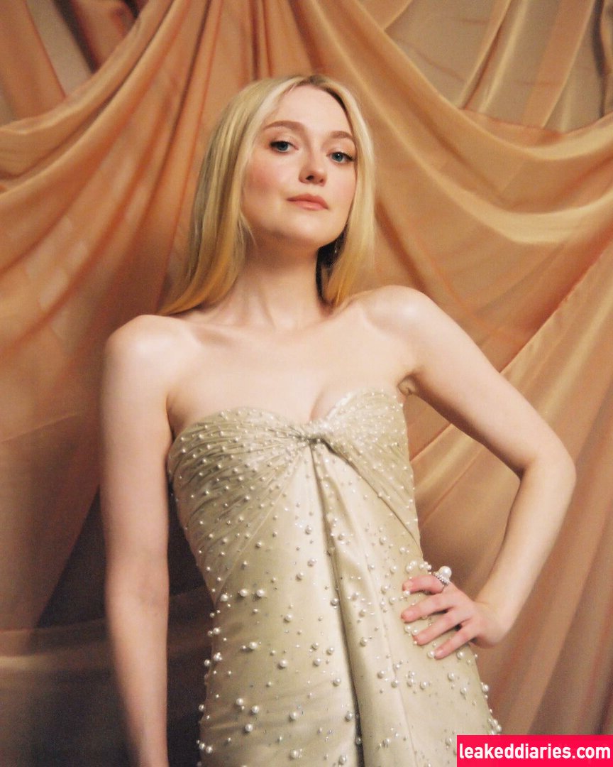 Dakota Fanning (dakotafanning) photo 28