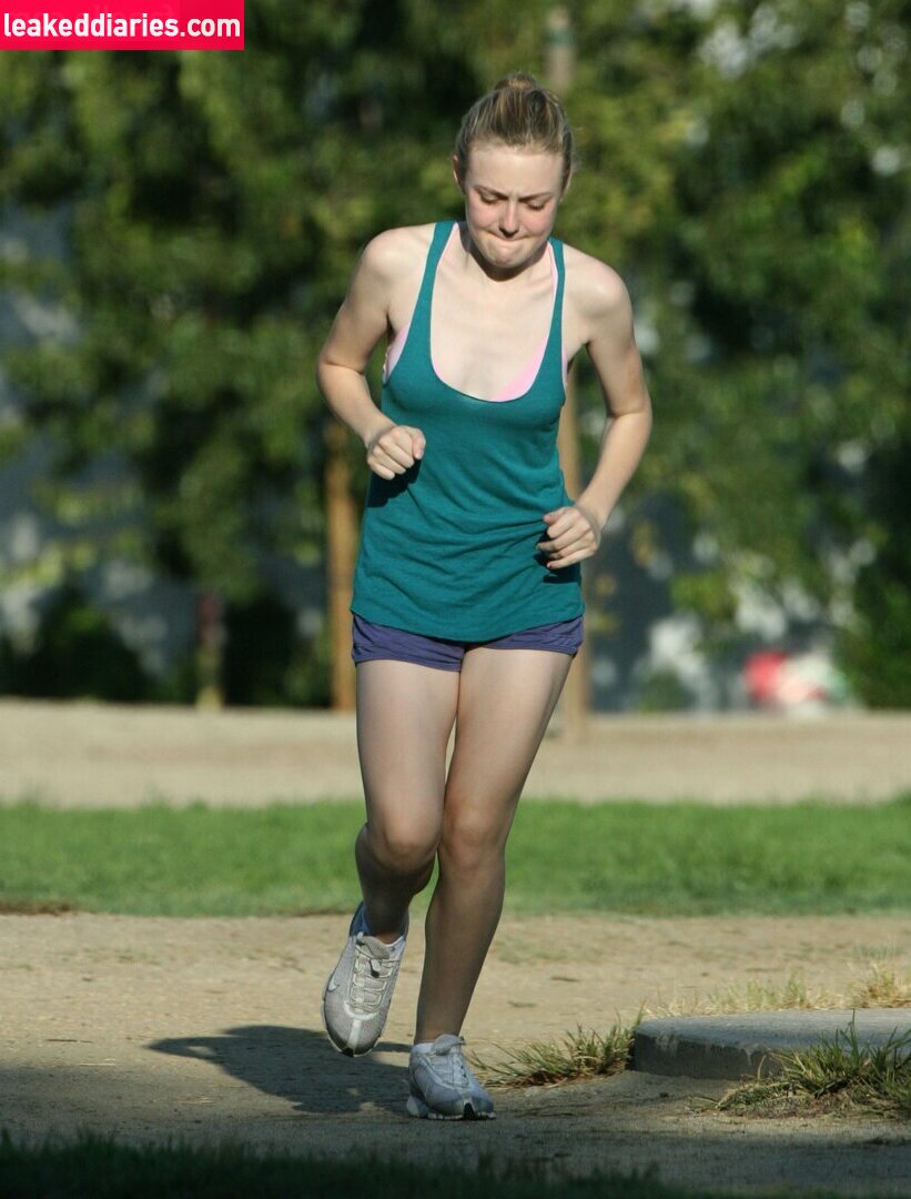 Dakota Fanning (dakotafanning) photo 335