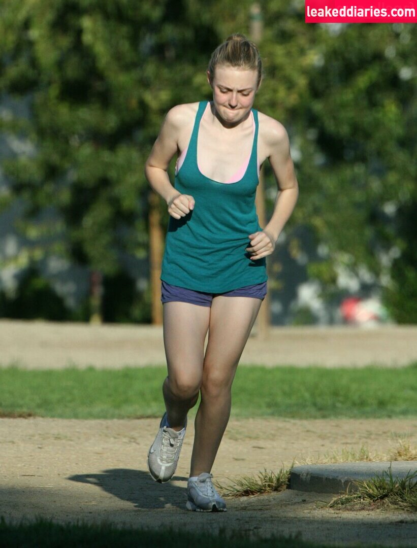 Dakota Fanning (dakotafanning) photo 340