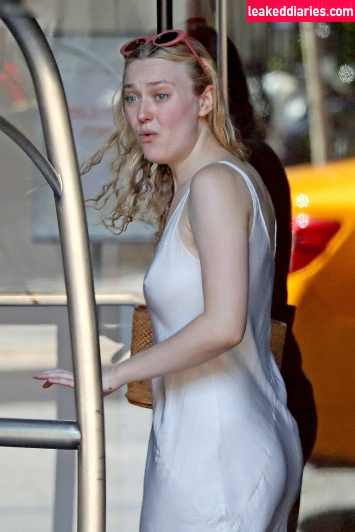 Dakota Fanning (dakotafanning) photo 85