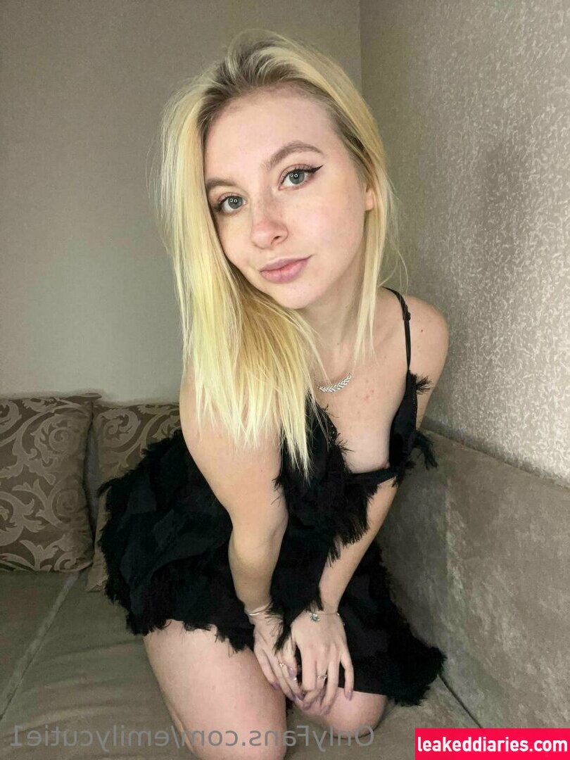 emilycutie1 (emilycutie.12, emilycutie1) photo 23